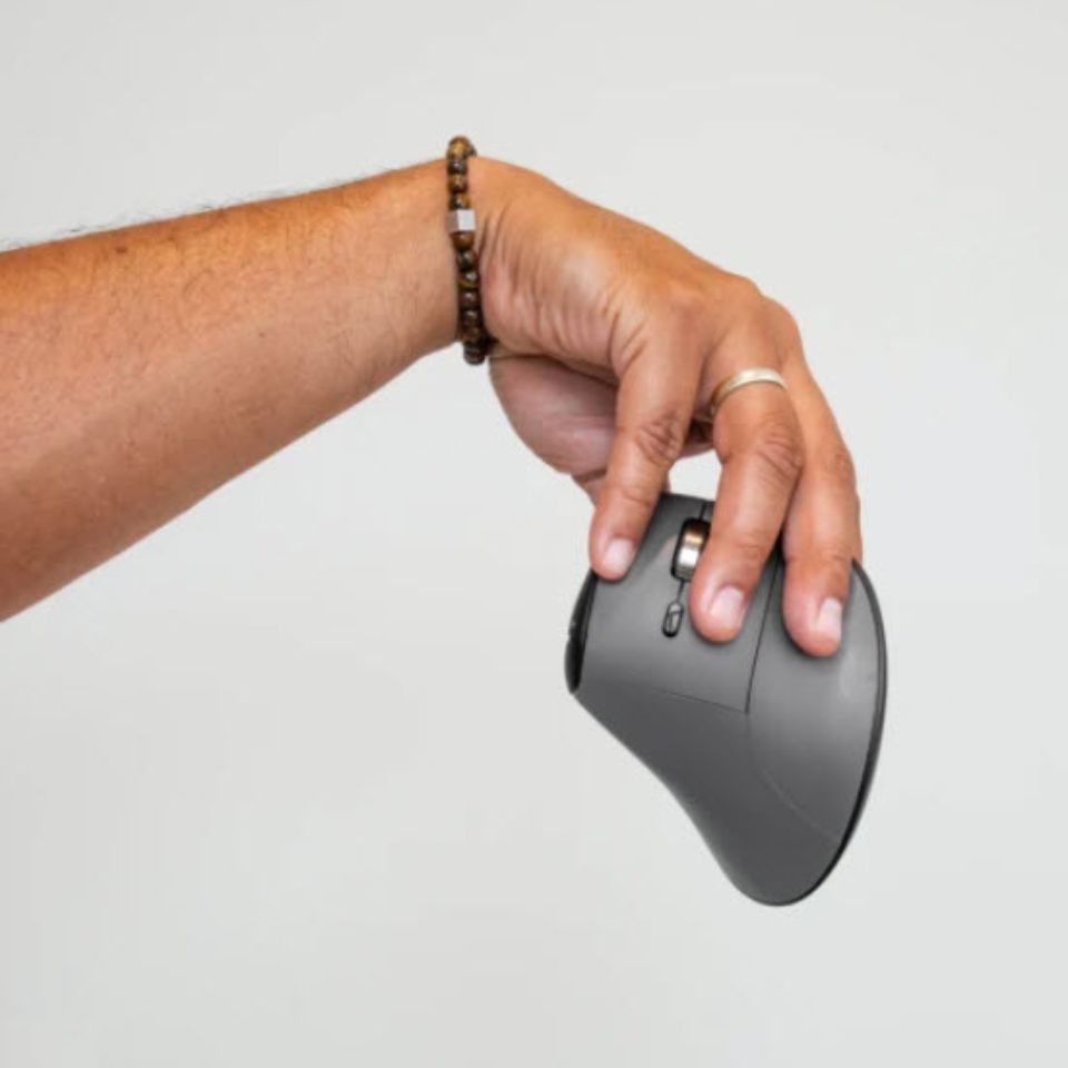 fastforward-pro-ergonomische-muis-in-gebruik.jpg